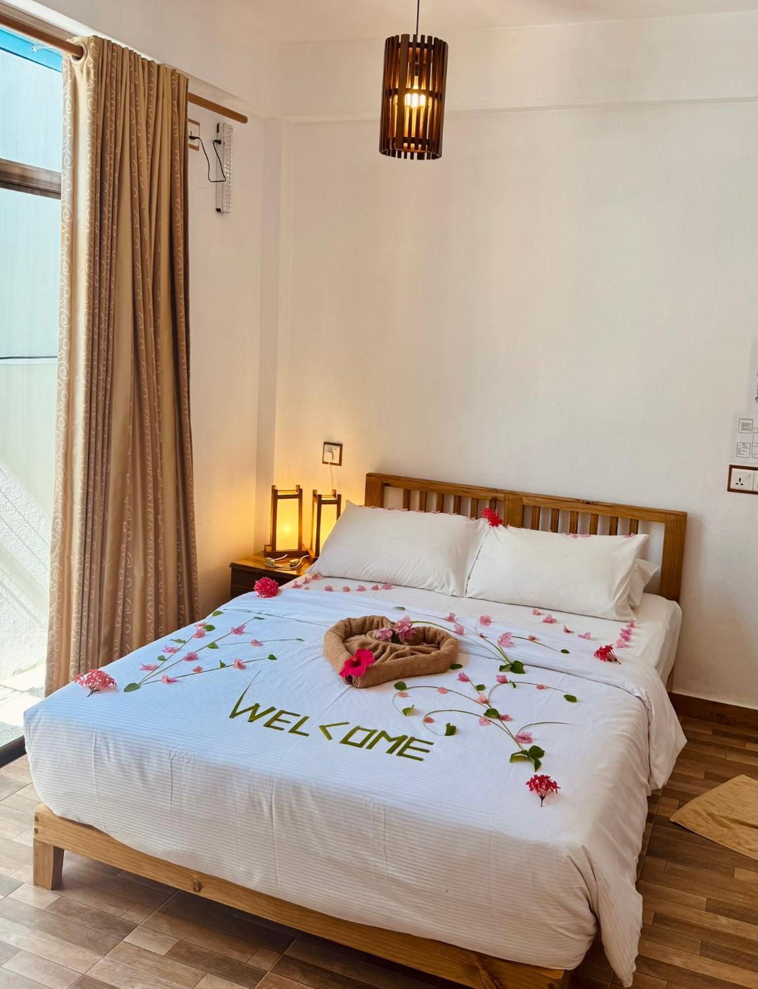 Ameera Maldives Dhiffushi Exteriör bild